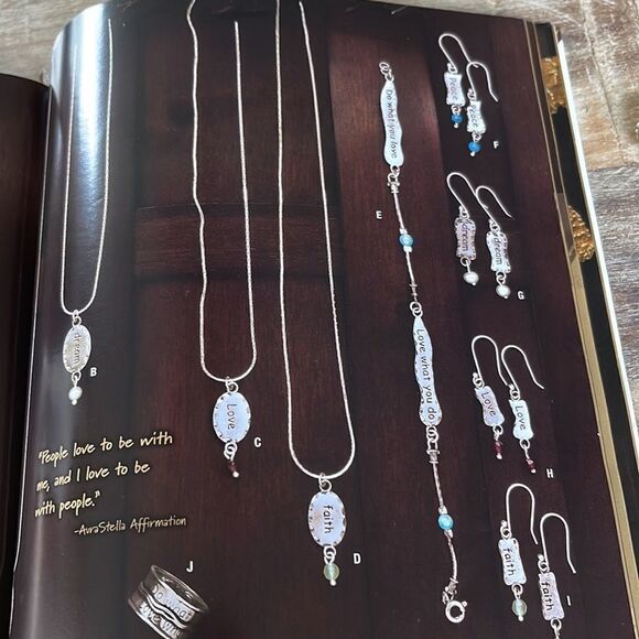 Aurastella love what you do do what you love bracelet - Picture 5 of 5